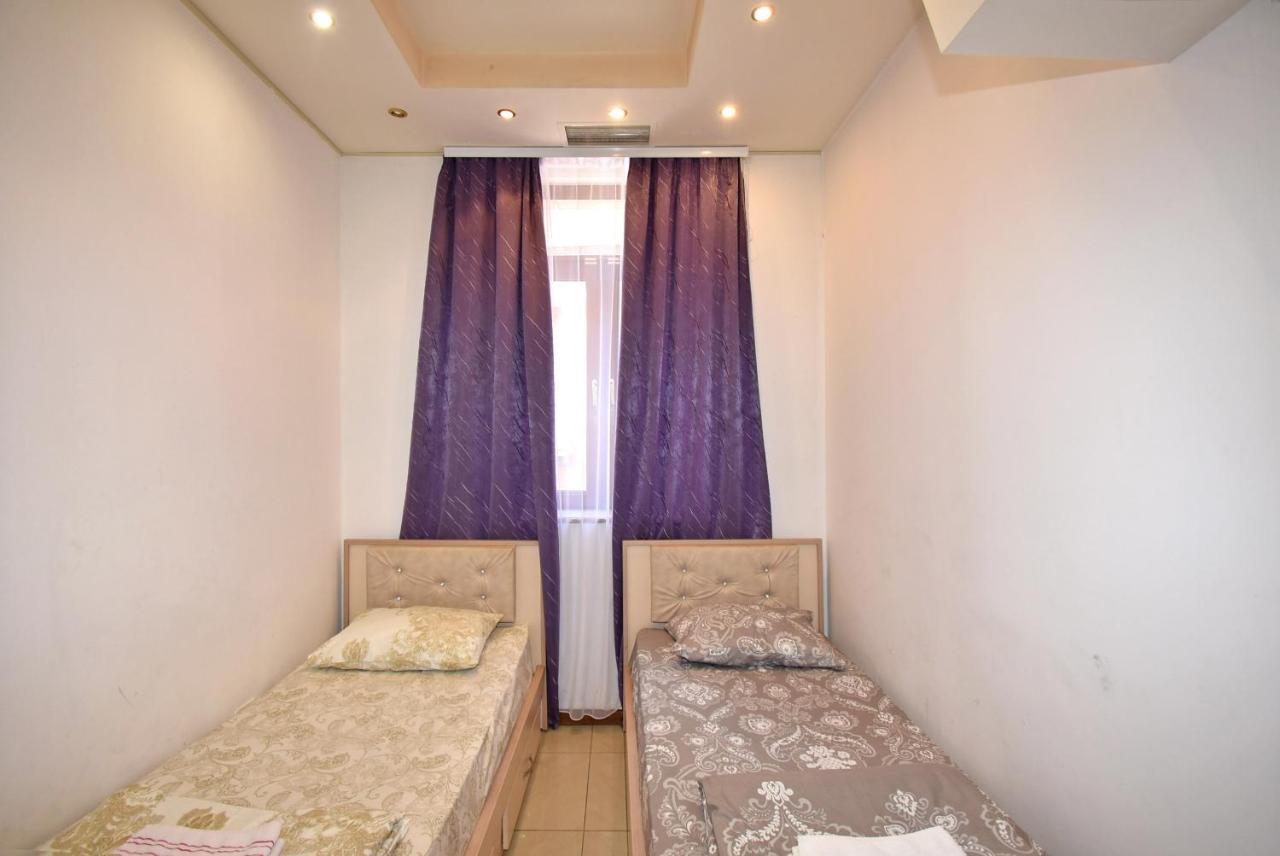 Armenak Apartment No 8, Abovyan Street 예레반 외부 사진